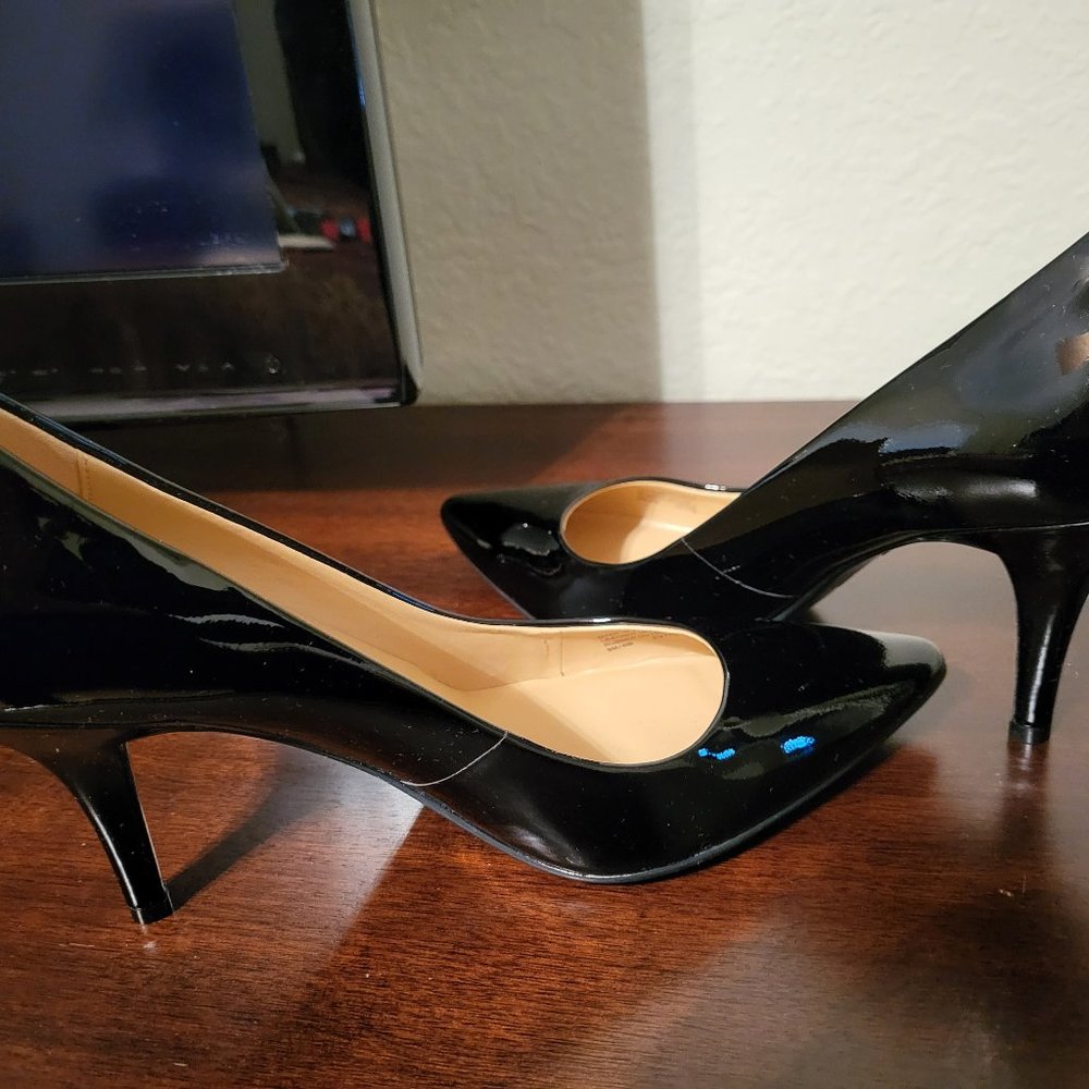 Michael Kors Black Patent Pumps Size 9 Excellent Preowned Condition